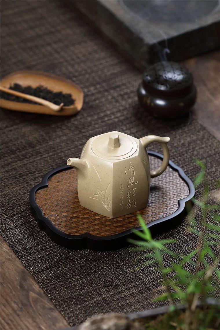 范菊英作品 六方铜坨图片