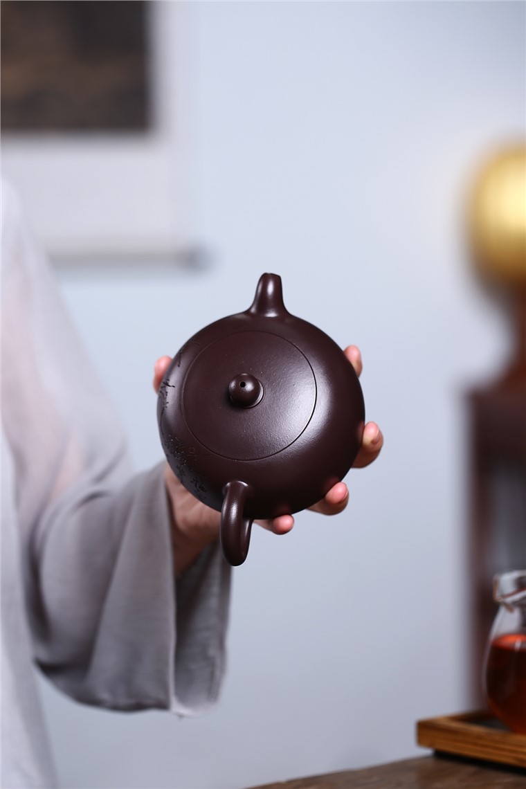 戚志君作品 半月图片