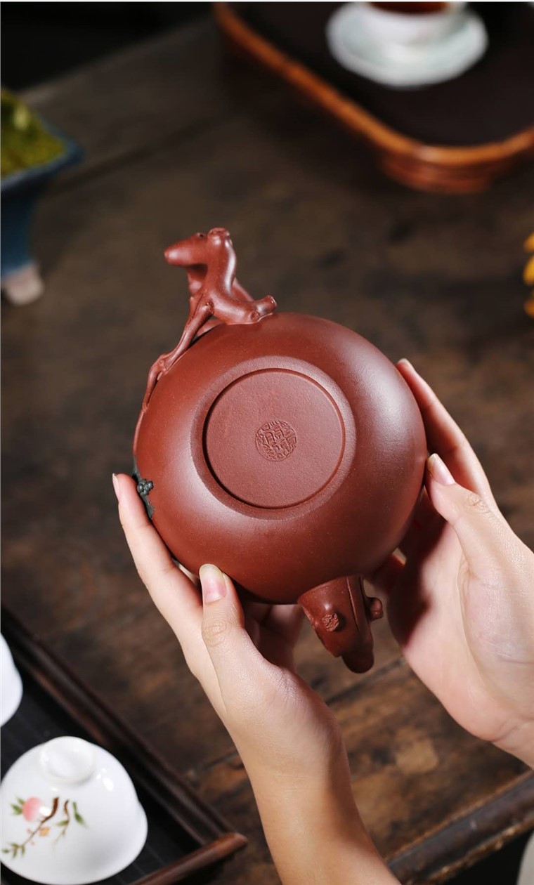 蒋惠娟作品 松鼠葡萄图片