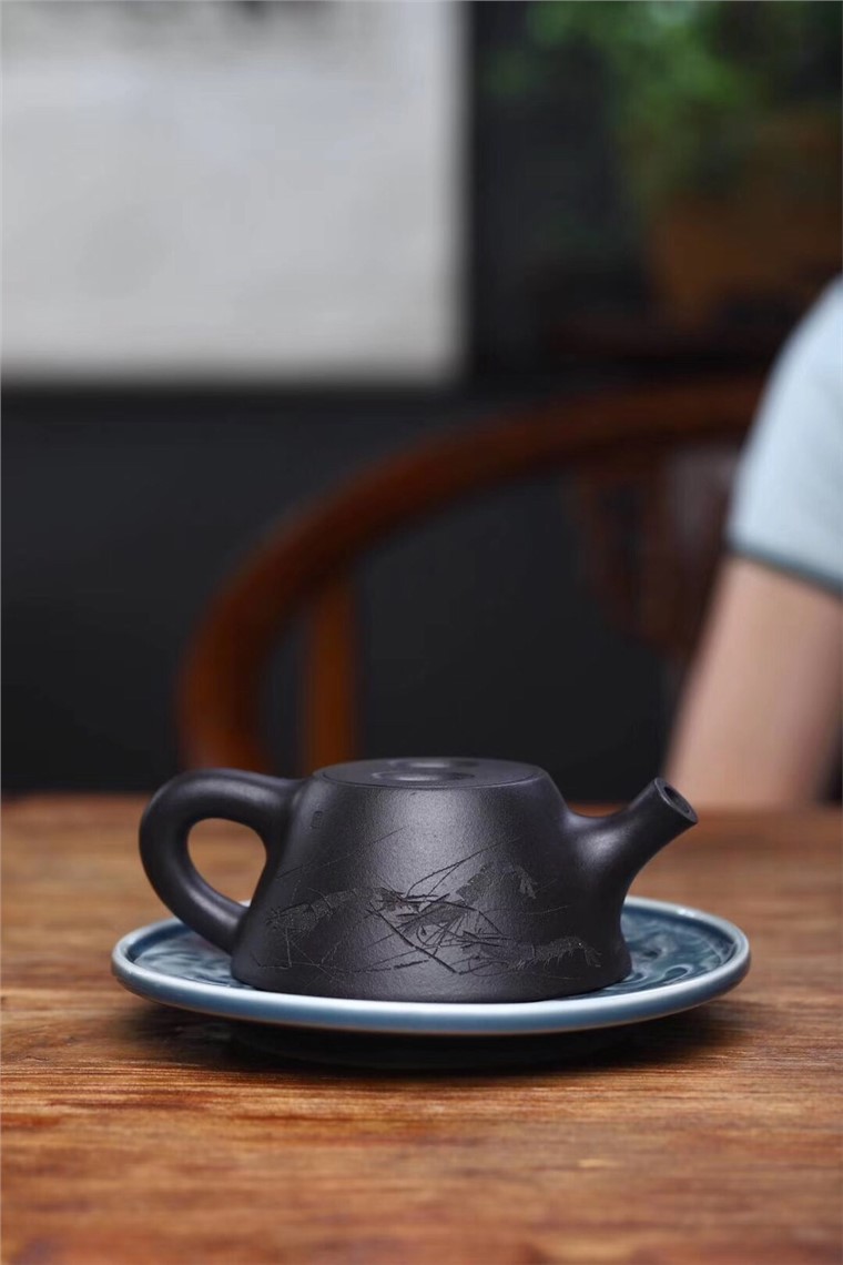 庞妮作品 牛盖石瓢图片