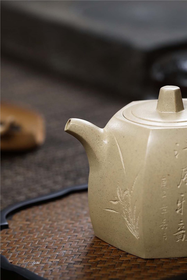 范菊英作品 六方铜坨图片