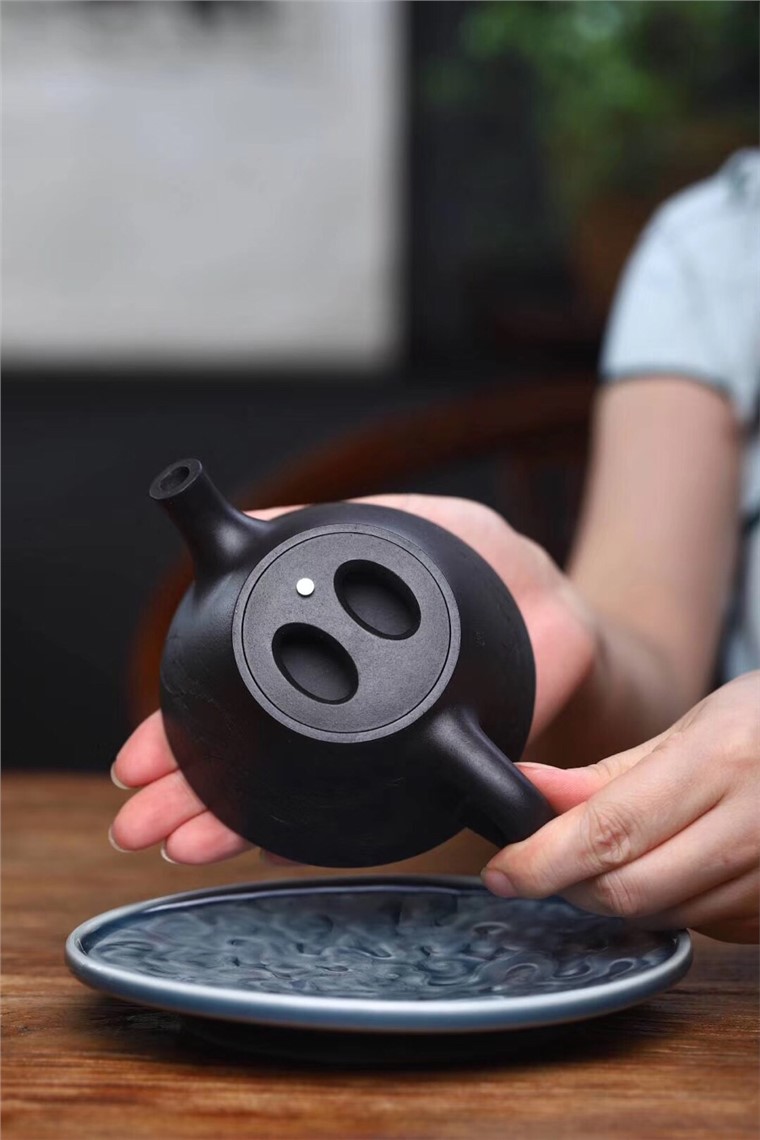 庞妮作品 牛盖石瓢图片