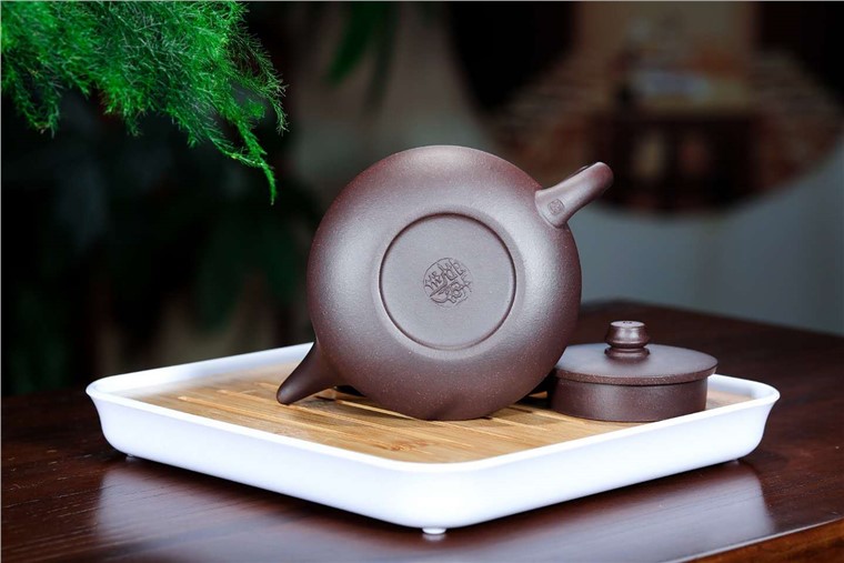 李峰作品 柱础