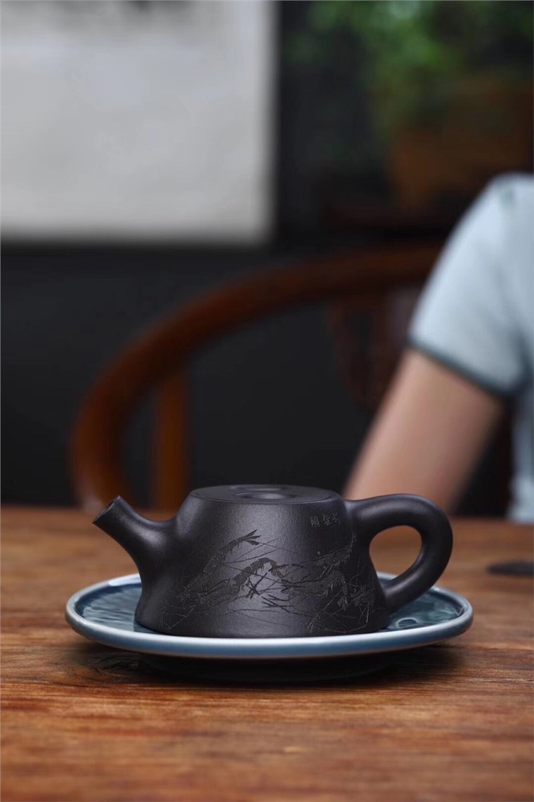 庞妮作品 牛盖石瓢图片