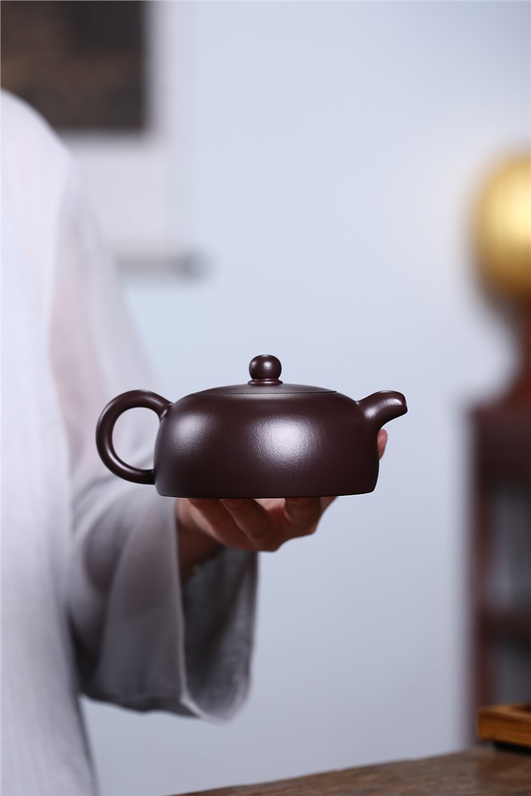 戚志君作品 半月图片