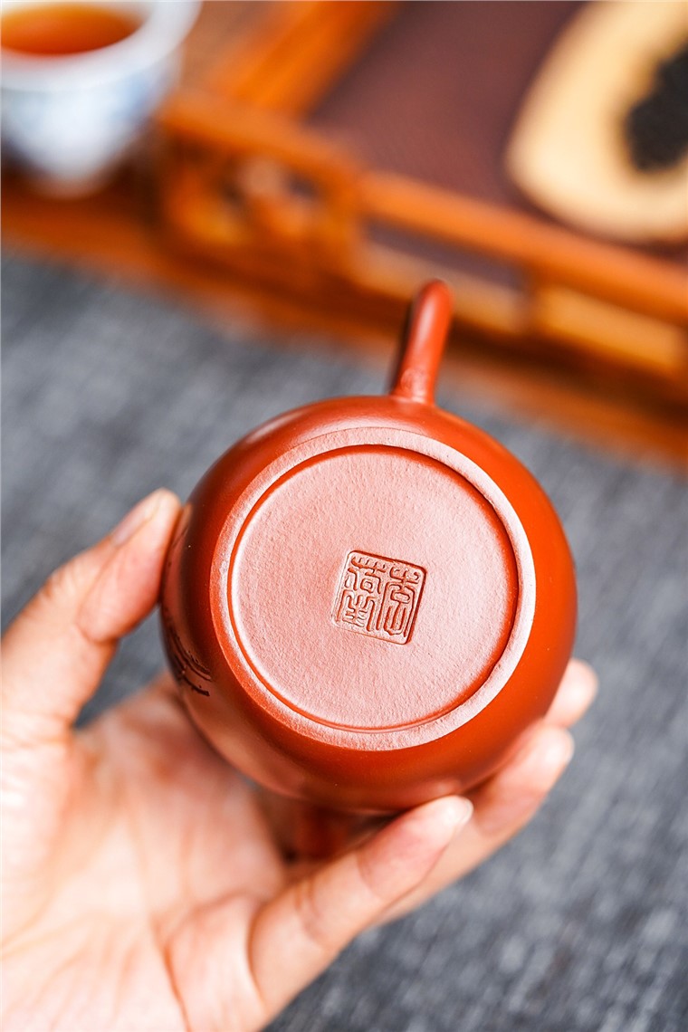 李荷生作品 玉珠壶