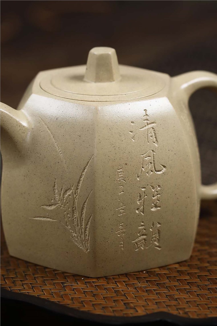 范菊英作品 六方铜坨图片