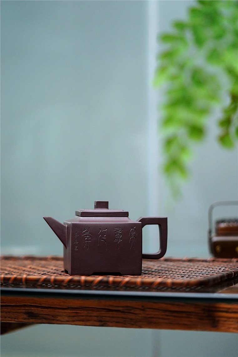 李荷生作品 亚明四方图片