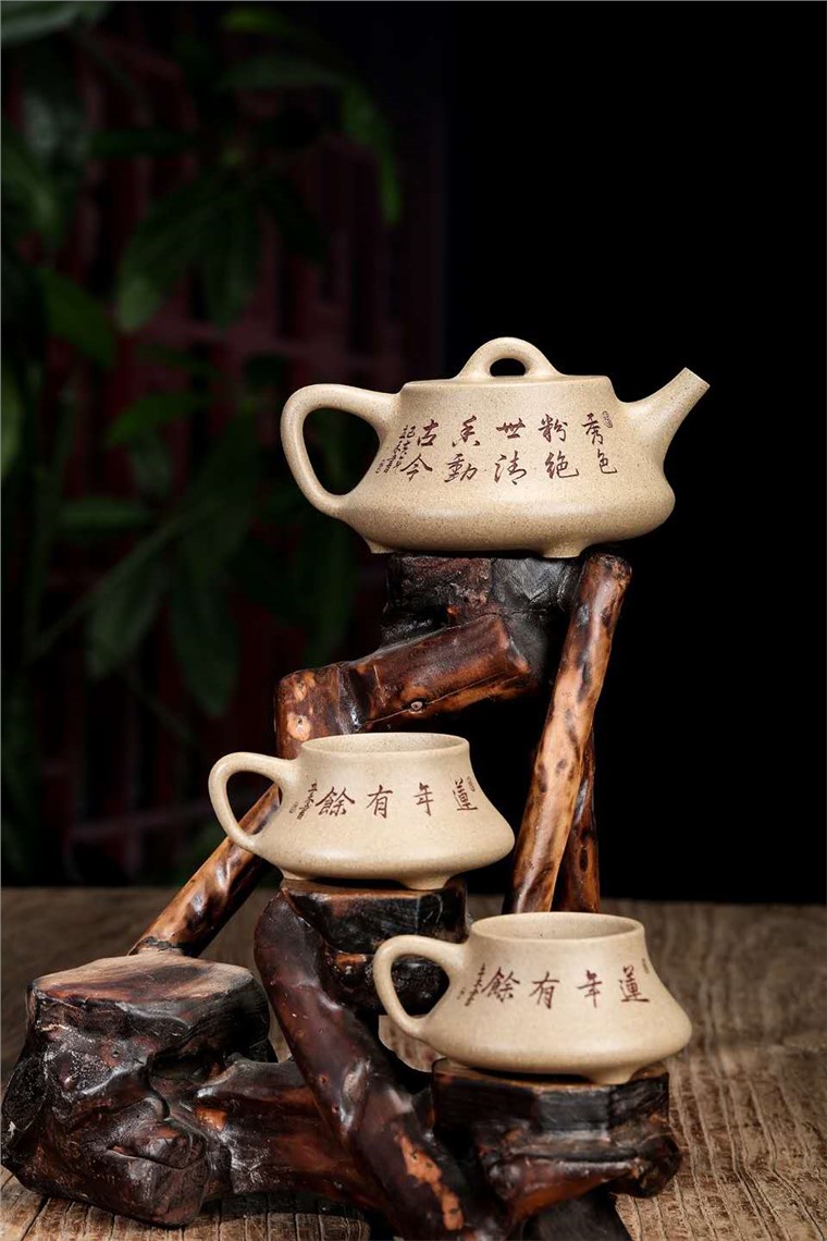 尹燕芳作品 莲趣图片