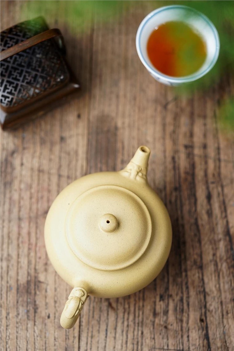 范彩勤作品 三足龙韵图片