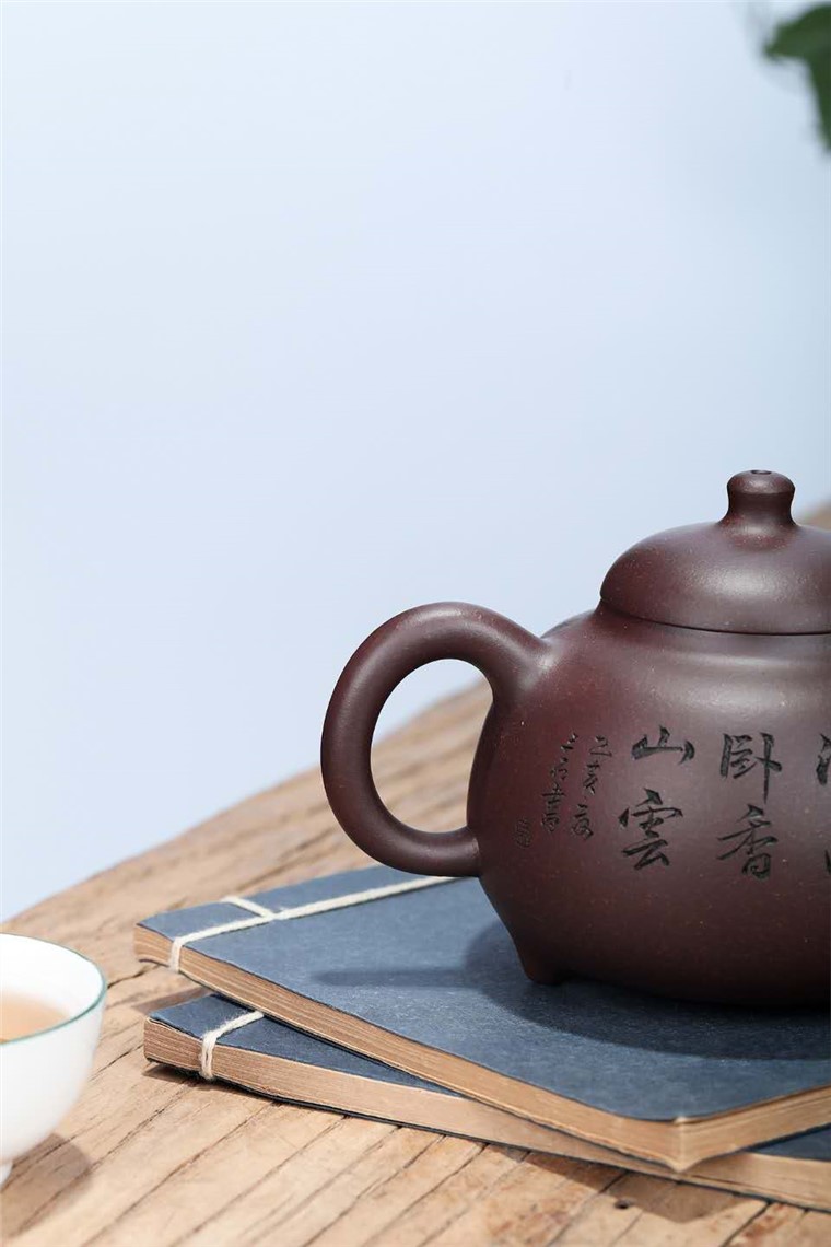 尹燕芳作品 乳鼎图片