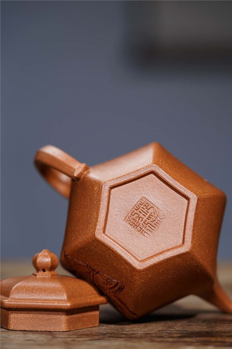 范彩勤作品 六方纳财