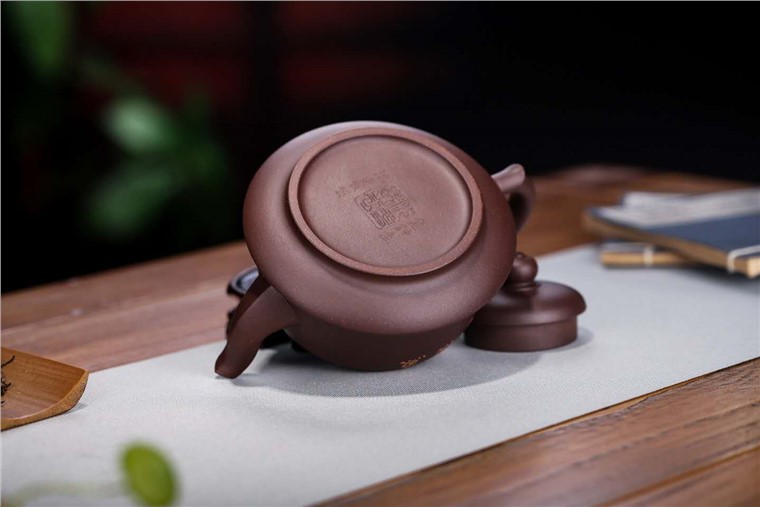 沈更轶作品 金钟