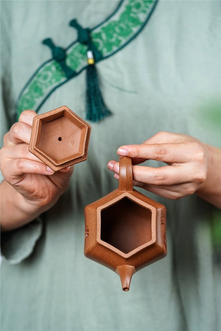 范彩勤作品 六方纳财图片