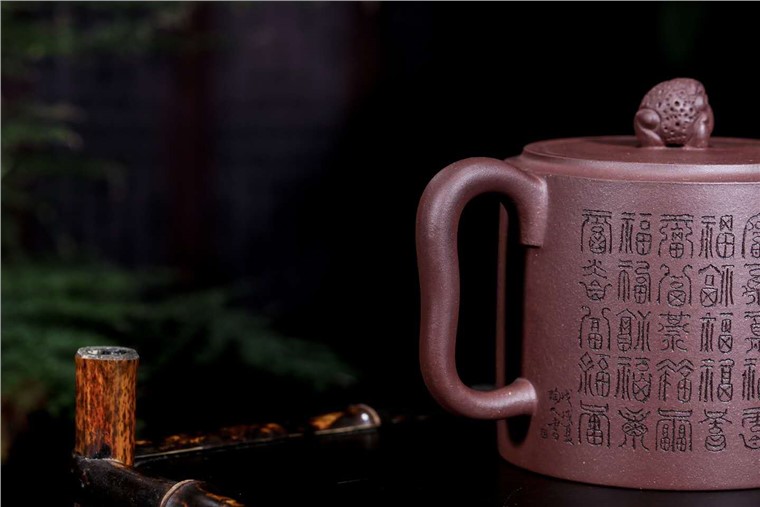 尹燕芳作品 福蟾图片
