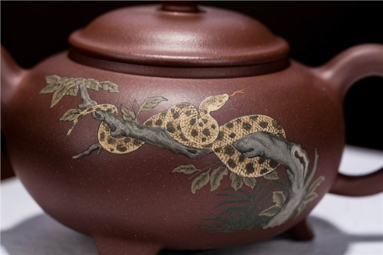 尹燕芳作品 三足含香图片