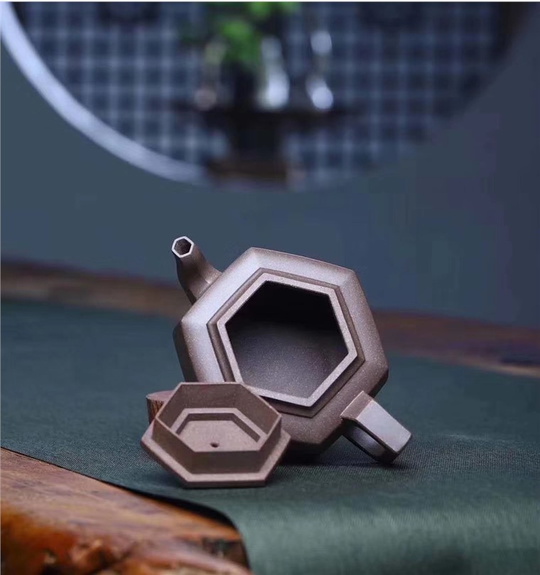 郁伟杰作品 六方雪华图片