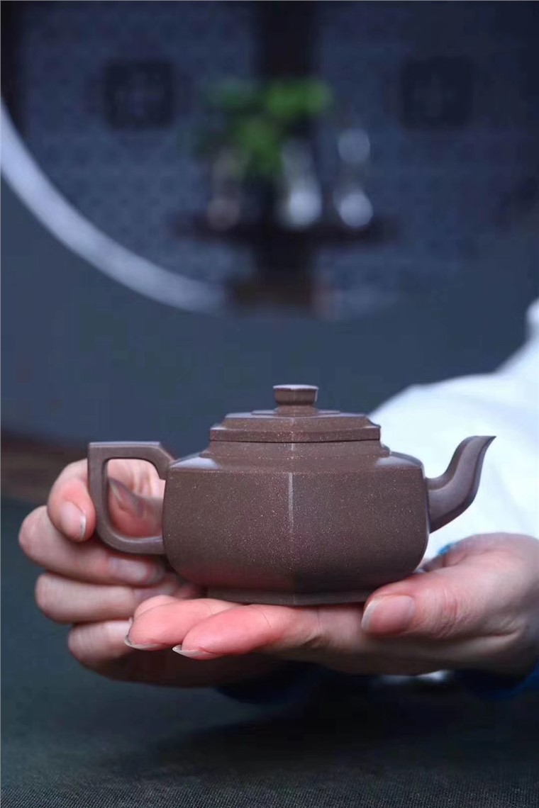 郁伟杰作品 六方雪华图片