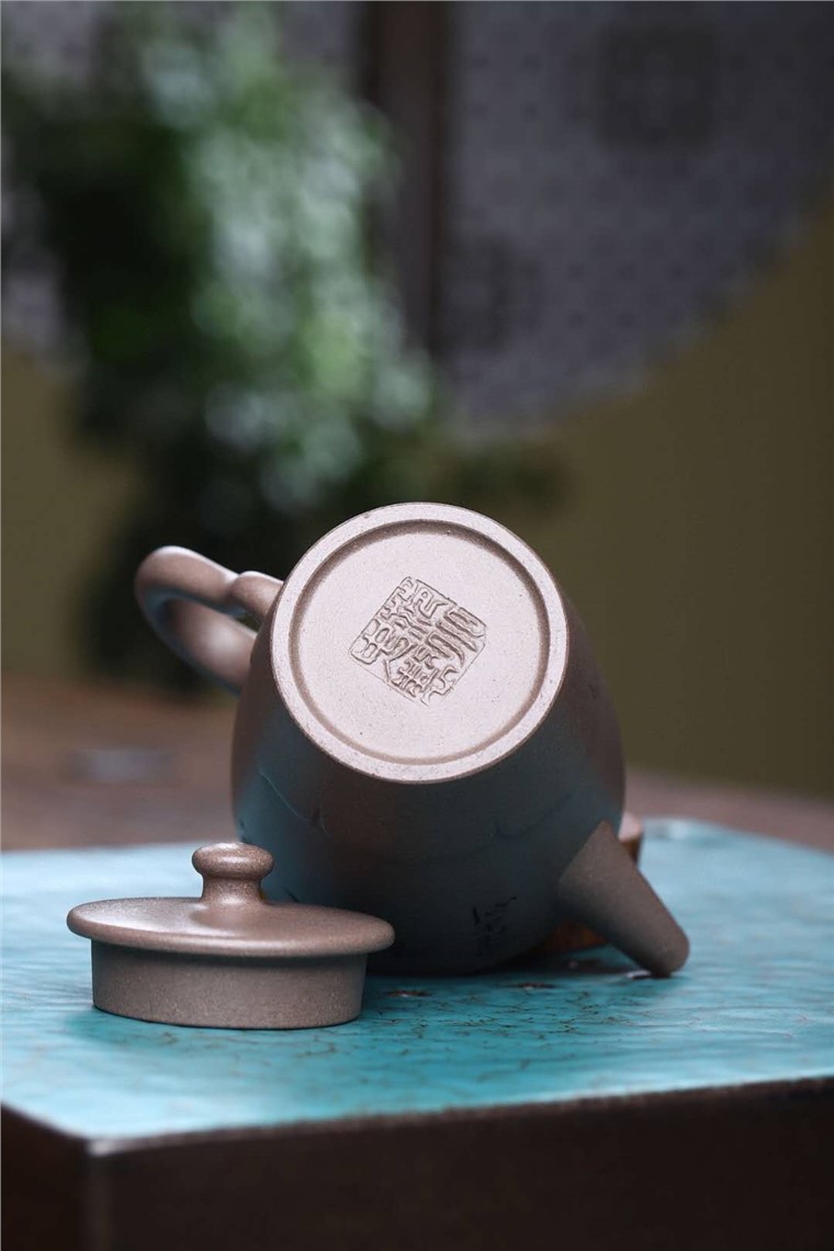 范小中作品 慕古