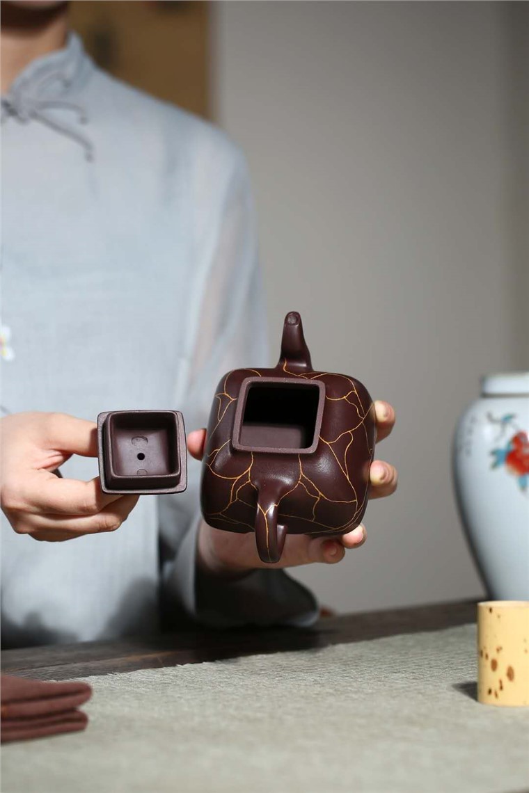 周洪明作品 冰纹孤菱图片