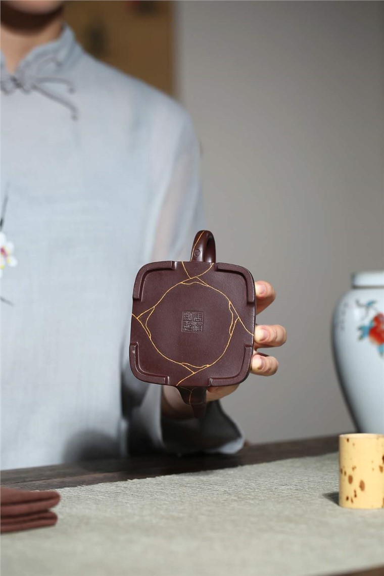 周洪明作品 冰纹孤菱图片