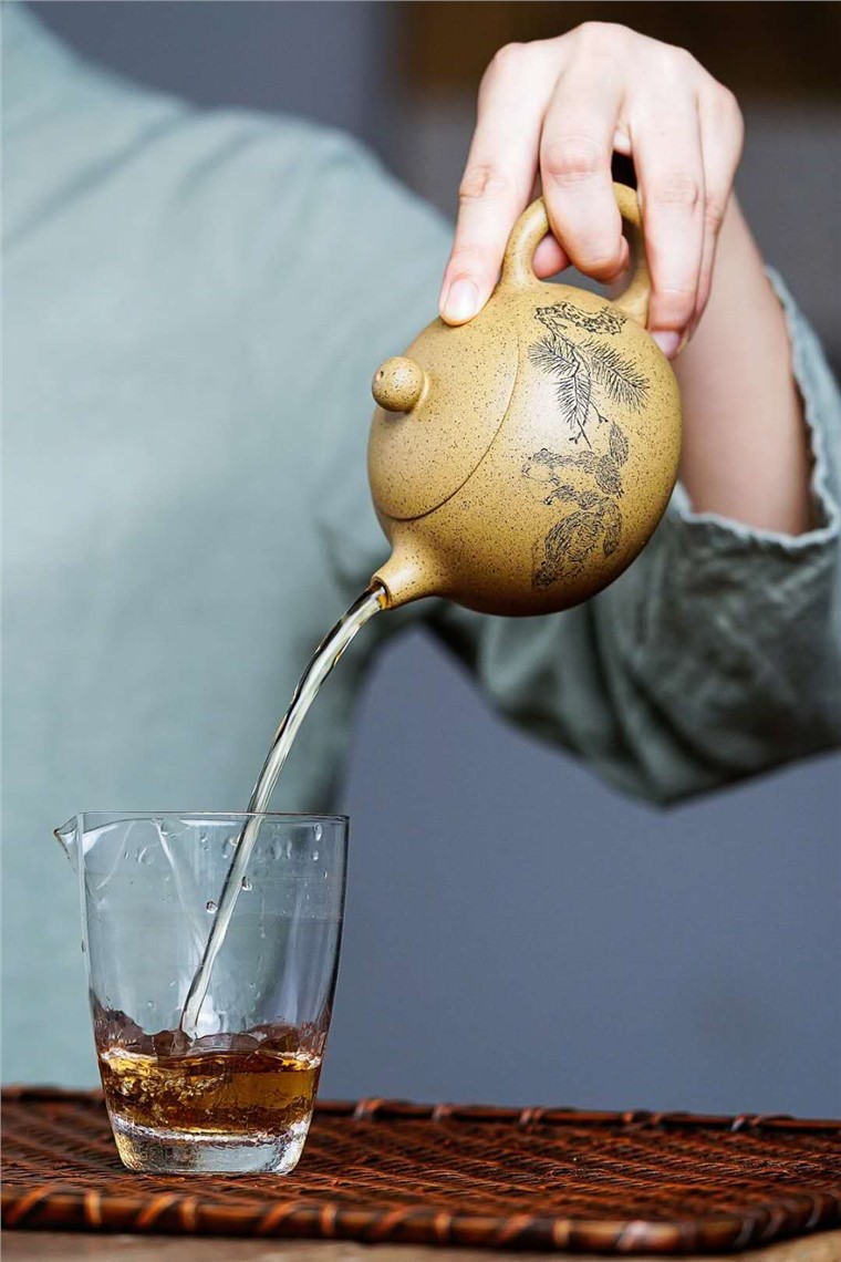 胡丽琴作品 松趣西施