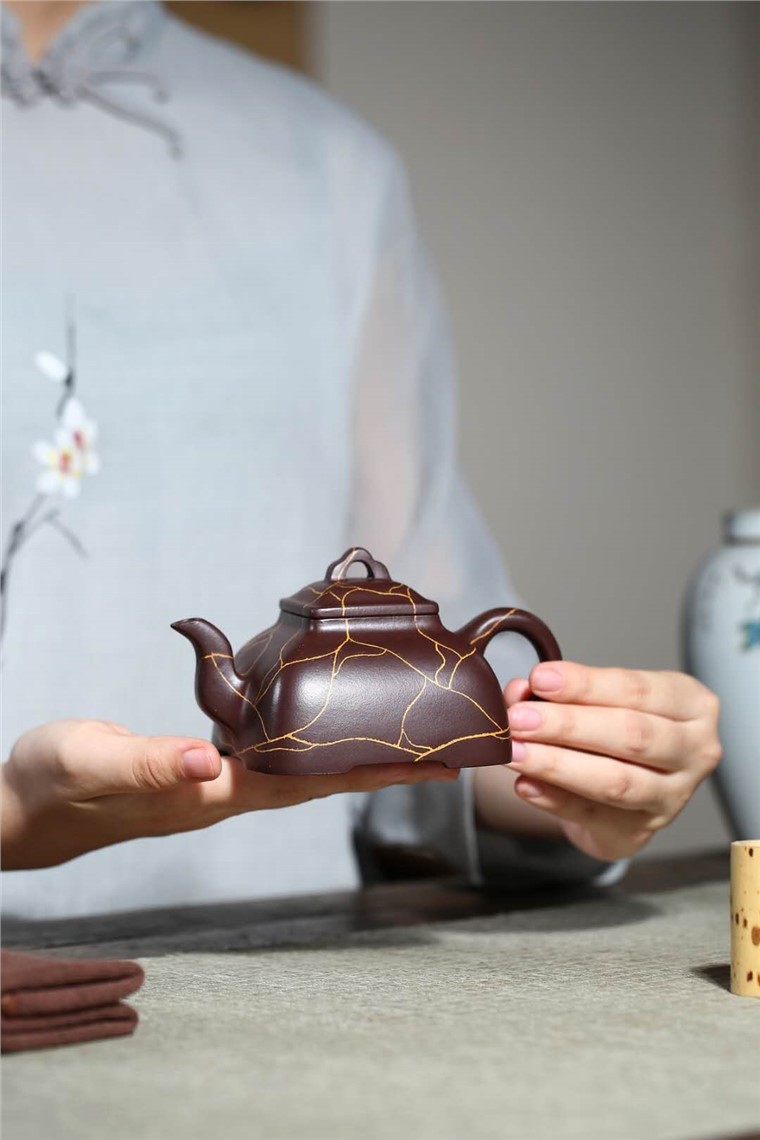 周洪明作品 冰纹孤菱图片