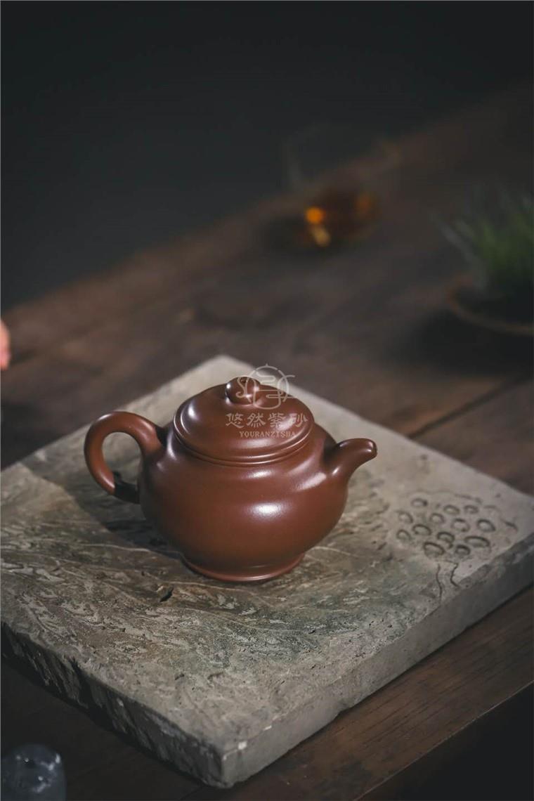 严伟作品 大亨掇只图片