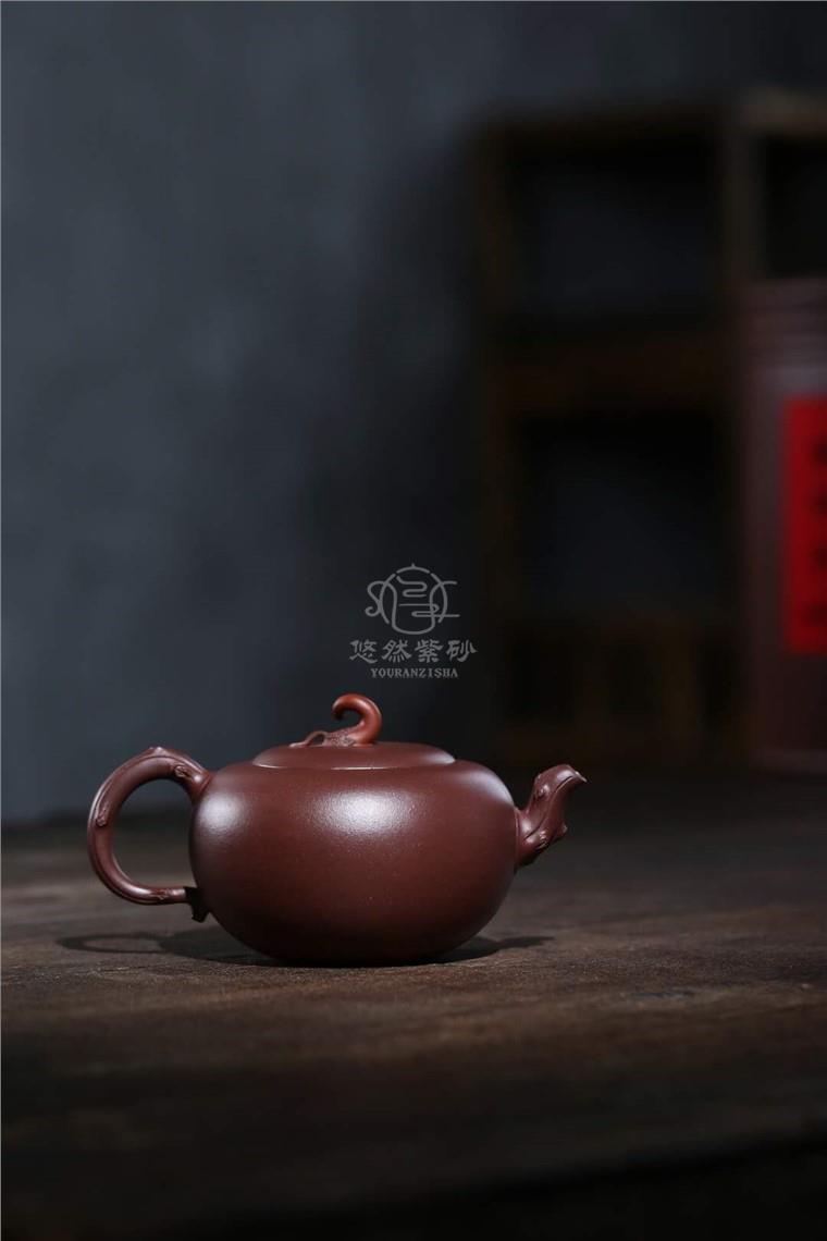 蒋艺华作品 辣椒壶图片