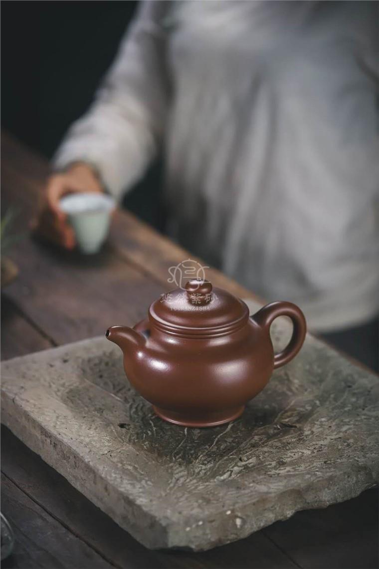 严伟作品 大亨掇只图片