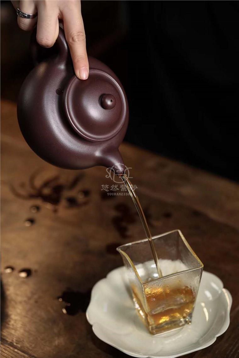 范永娟作品 友廷掇球