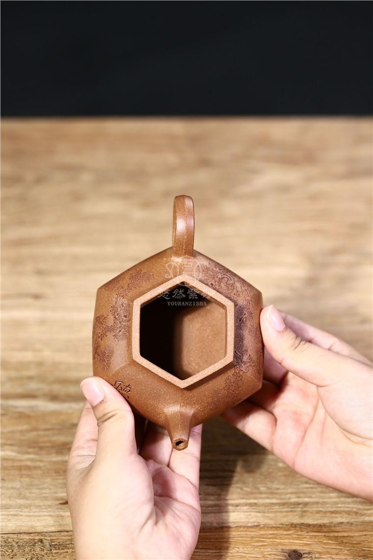 周莹作品 六方容天图片