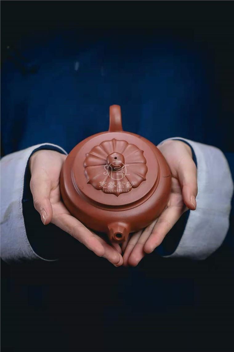 范微琴作品 菱韵壶图片