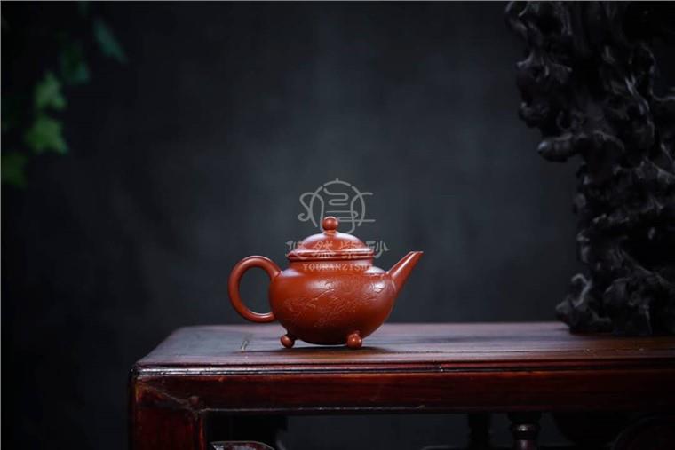 张成华作品 三足水平图片