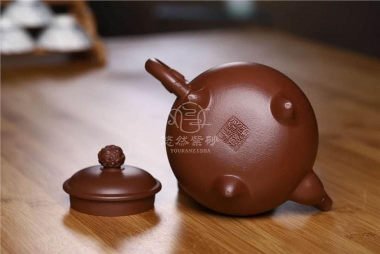 蒋荣生作品 龙珠