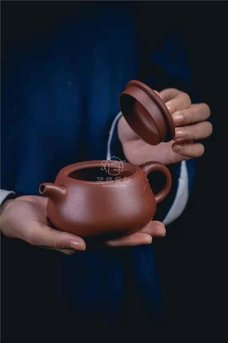 范微琴作品 祥云壶图片