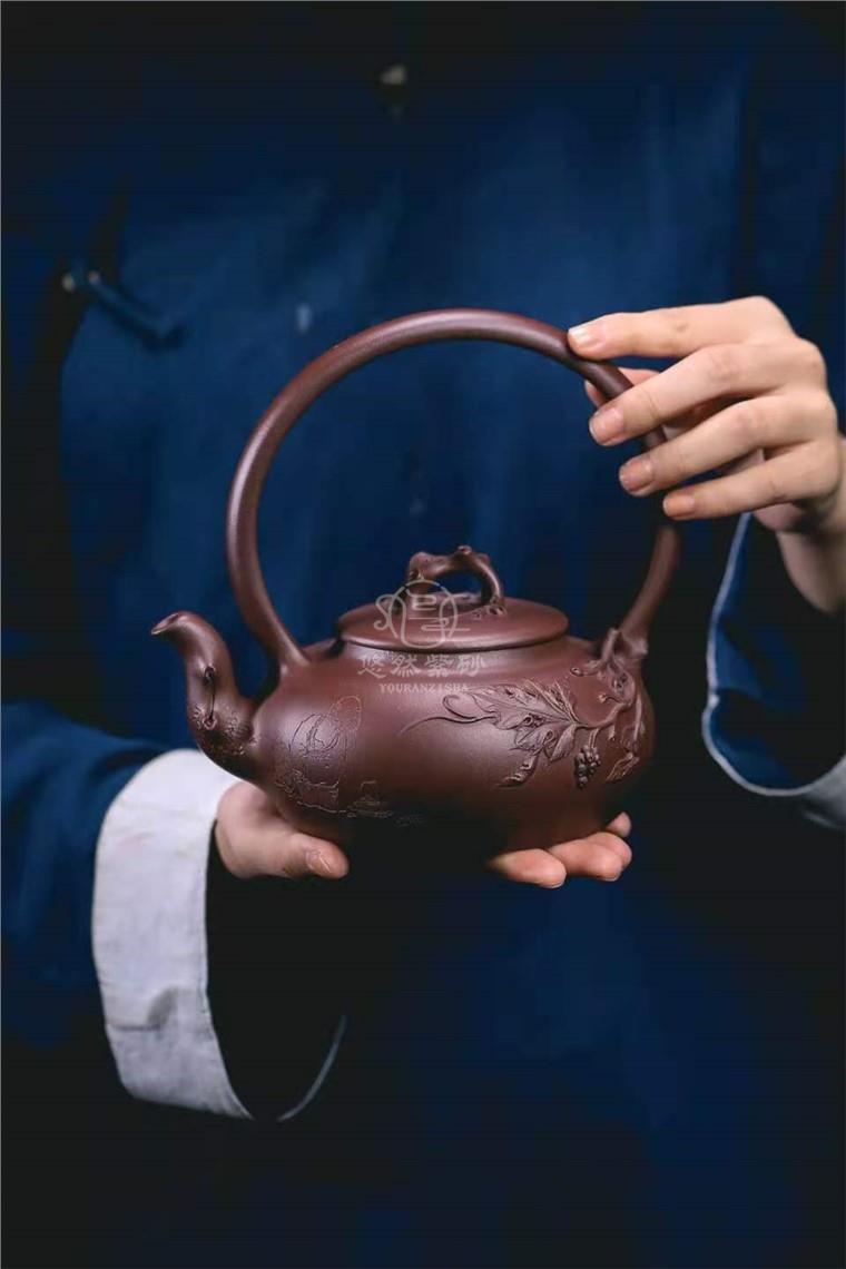 范微琴作品 葡萄提梁壶图片