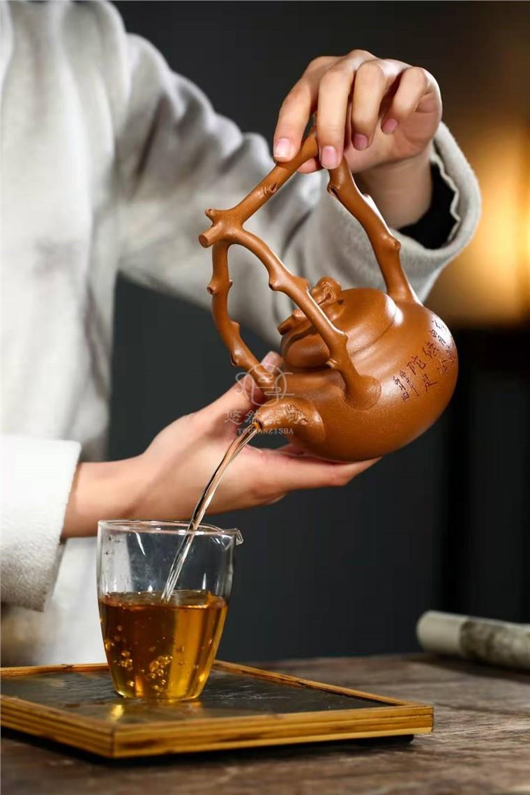 姚玲香作品 东坡提梁