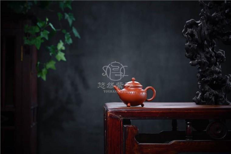 张成华作品 三足水平图片