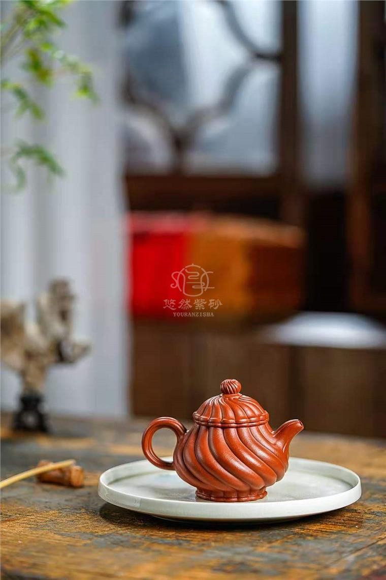 周云作品 菱花潘壶图片