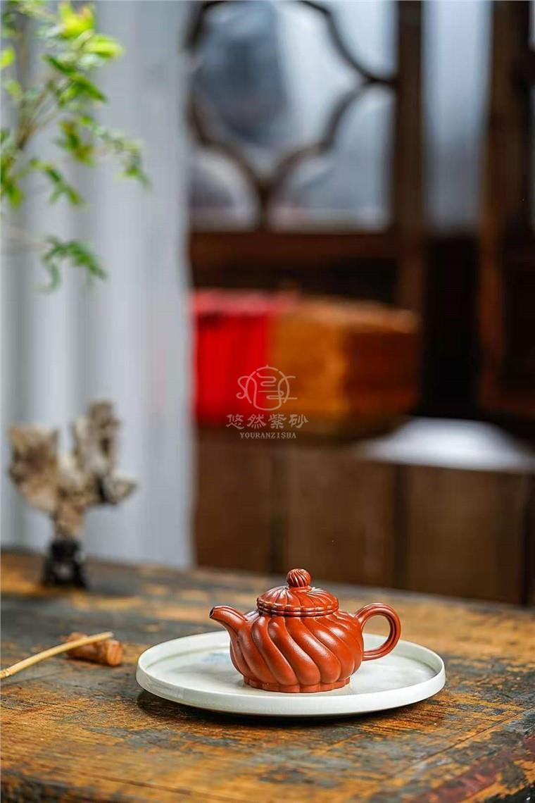 周云作品 菱花潘壶图片