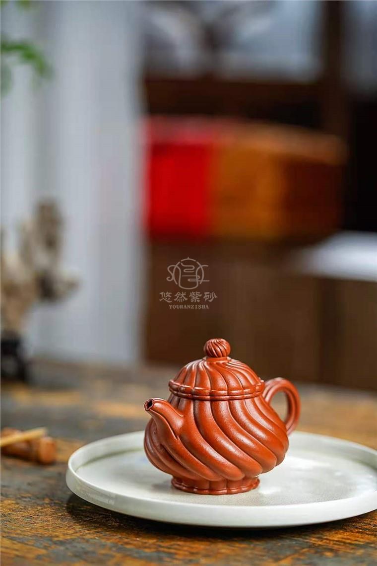 周云作品 菱花潘壶图片