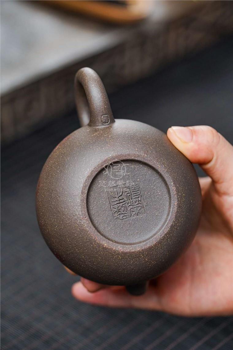 蒋荣生作品 松鼠西施