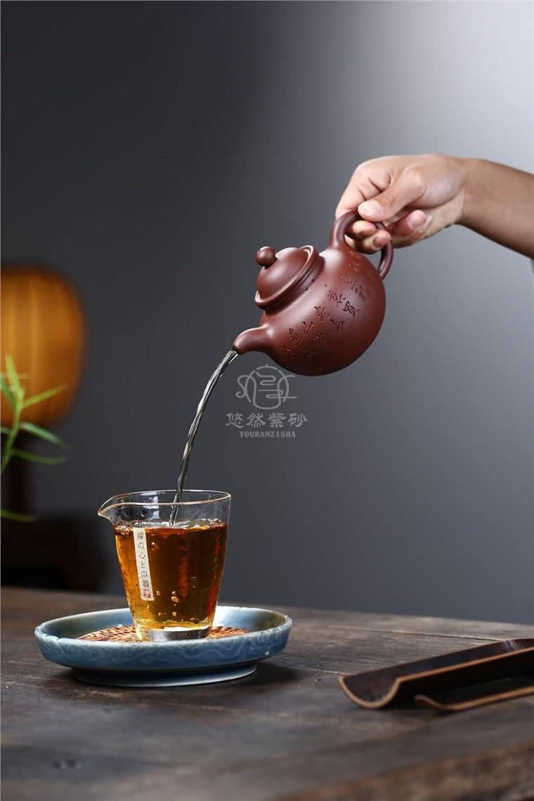 张成华作品 掇球