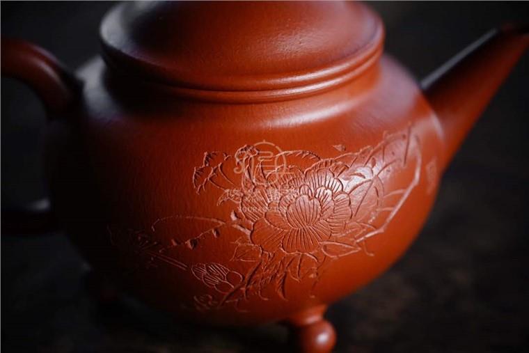 张成华作品 三足水平图片