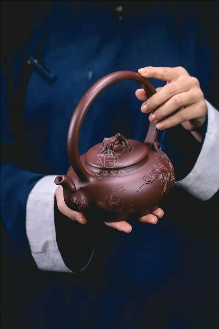 范微琴作品 葡萄提梁壶图片