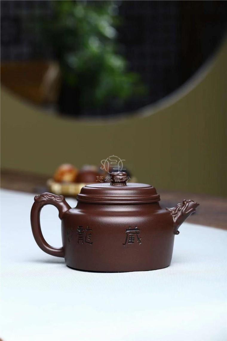 狄威作品 藏龙德钟图片