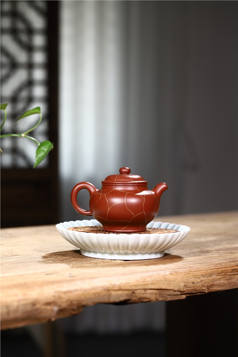 周莹作品 金纹掇只图片
