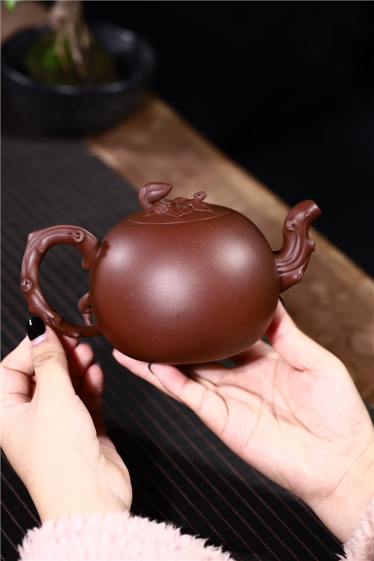 徐勤作品 松鼠葡萄图片