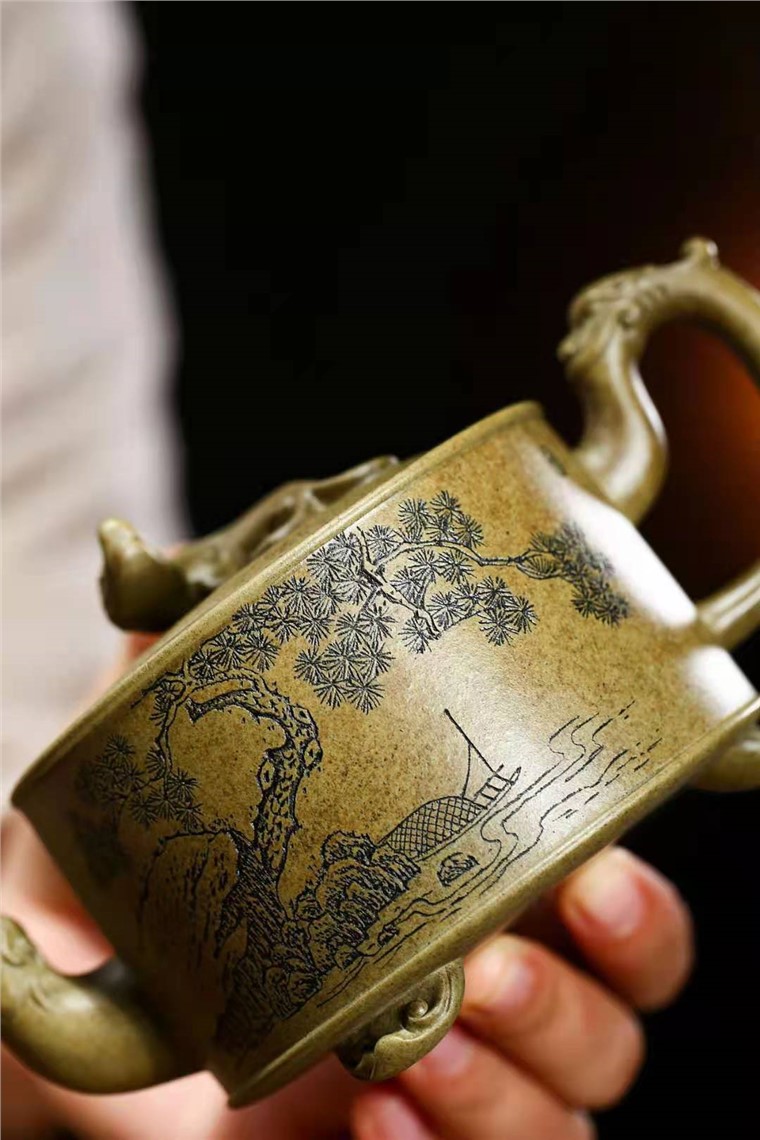 姚玲香作品 三足螭龙图片